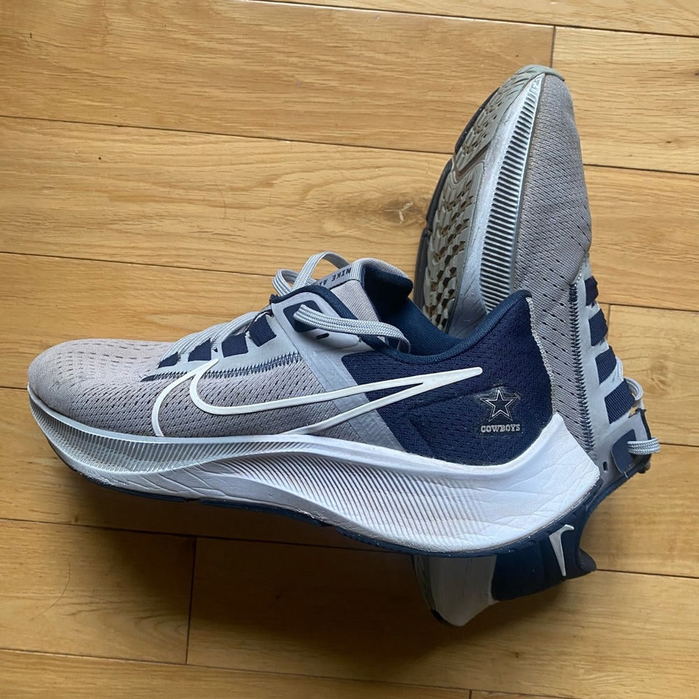 Nike Dallas Cowboys men's sneaker size 9.5